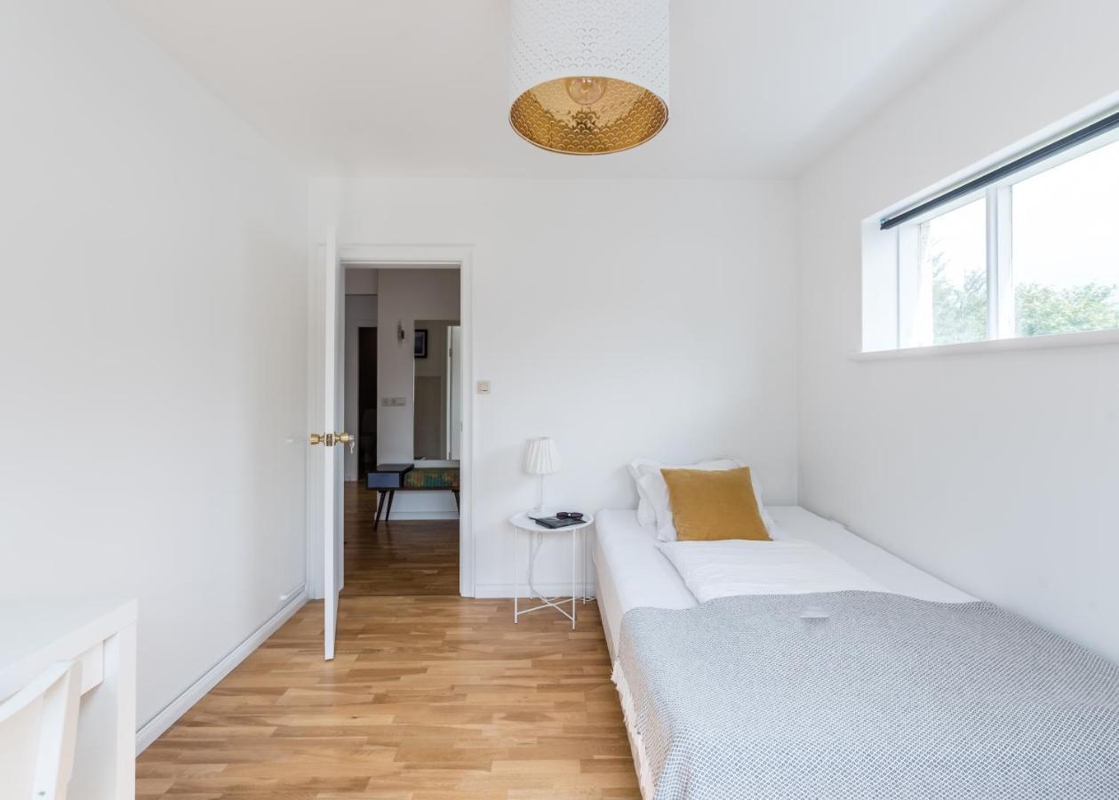 Guesthouse Акурейри Екстериор снимка